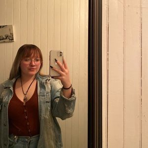 Meet your Posher, Ayla